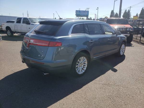 2010 Lincoln MKT Sport Utility 4D Beautiful! Financing! for sale in Eugene, OR – photo 4