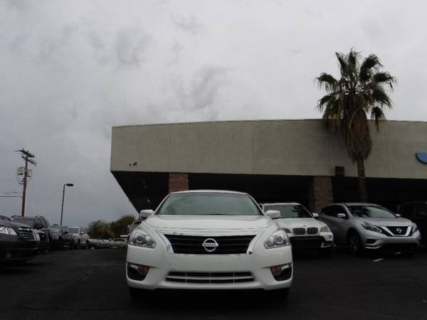 2015 Nissan Altima 4dr Sdn 2.5 S / ONLY 27K MILES / GREAT AZ COLOR!... for sale in Tucson, AZ – photo 2