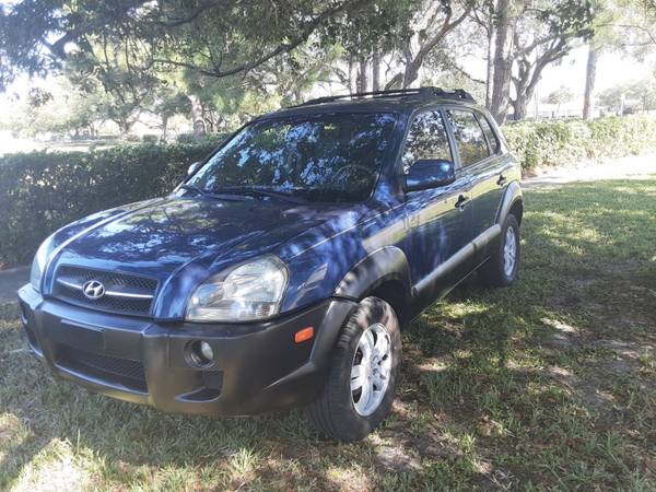 2006 Hyundai Tuscon GLS 4X4. V6. Very dependable! Road trip ready -... for sale in Clearwater, FL – photo 3