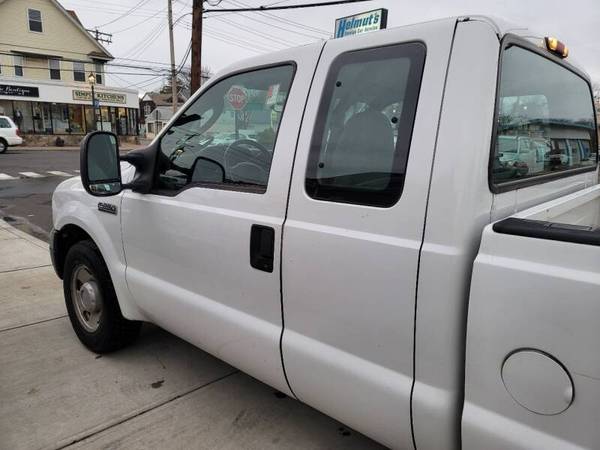🚗 2006 FORD F-250 SUPER DUTY “XL” 4 DOOR SUPERCAB LB - cars & trucks... for sale in Milford, NJ – photo 4