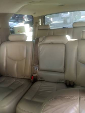 Clean 03 chevy suburban - cars & trucks - by owner - vehicle... for sale in Moreno Valley, CA – photo 4