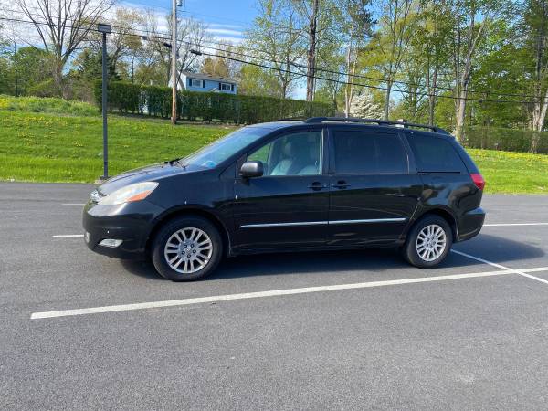 2009 Toyota Sienna XLE AWD Limietd for sale in Wappingers Falls, NY – photo 4