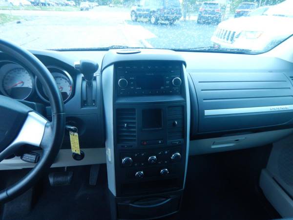 2008 Dodge Grand Caravan 4dr Wgn SXT - Big Savings for sale in Oakdale, MN – photo 15