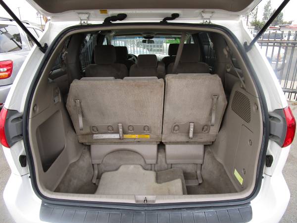 XXXXX 2007 Toyota Sienna LE / 1 OWNER Clean TITLE Excellent... for sale in Fresno, CA – photo 11