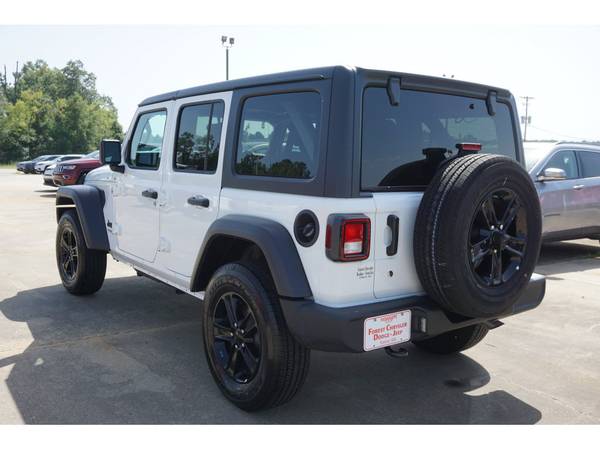 2020 Jeep Wrangler Unlimited Unlimited - - by dealer for sale in Forest, MS – photo 4