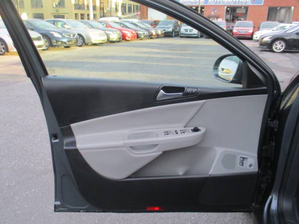 2010 VW Passat Komfort **Hot Deal/Sunroof/Low miles & Clean Title**... for sale in Roanoke, VA – photo 10