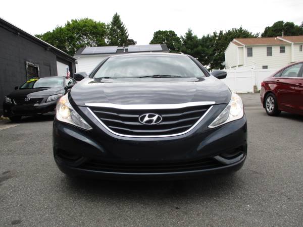 2011 HYUNDAI SONATA 4 CYLINDER TRADE-IN SPECIAL! - cars & trucks -... for sale in North Providence, RI – photo 2