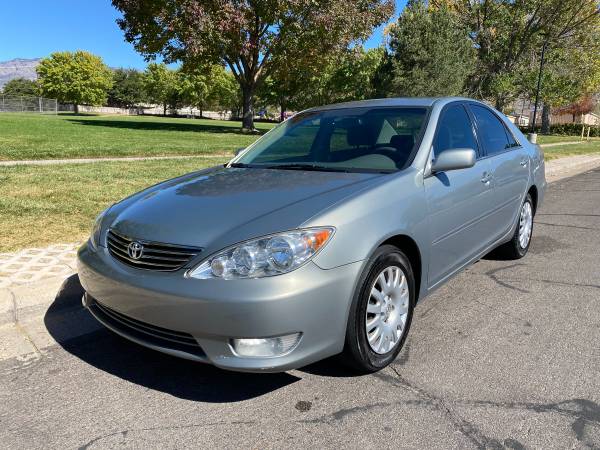 2005 Toyota Camry XLE - cars & trucks - by owner - vehicle... for sale in Albuquerque, NM – photo 2