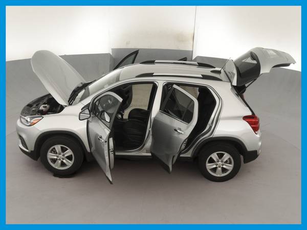 2019 Chevy Chevrolet Trax LT Sport Utility 4D hatchback Silver for sale in Washington, District Of Columbia – photo 16