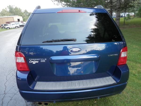 06 Ford Freestyle AWD Limited for sale in Rochester , NY – photo 7
