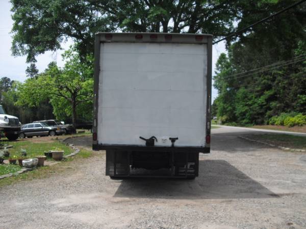 2007 Chevrolet C5500 BOX TRUCK - - by dealer - vehicle for sale in Cumming, GA – photo 9