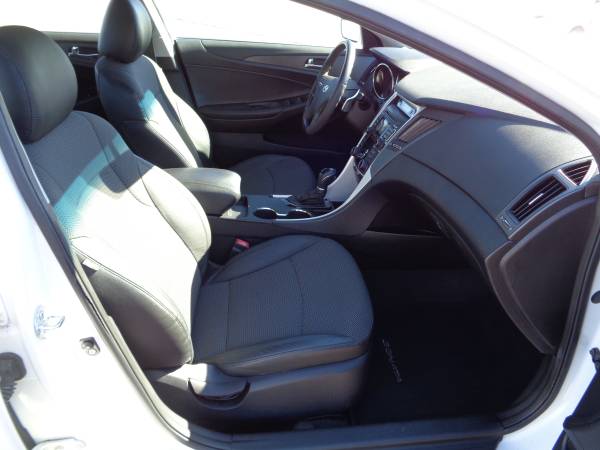 2011 Hyundai Sonata 4dr Sdn 2.4L Auto SE- ONE OWNR!!!15,231 MI!!! -... for sale in Greenville, SC – photo 11
