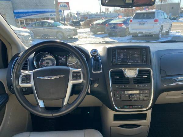 2013 Chrysler Town and Country Touring 4dr Mini Van -We Finance... for sale in Crystal, ND – photo 5