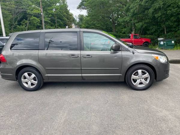2010 Volkswagen Routan with only 110k ￼￼￼fully loaded rear view... for sale in leominster, MA – photo 6