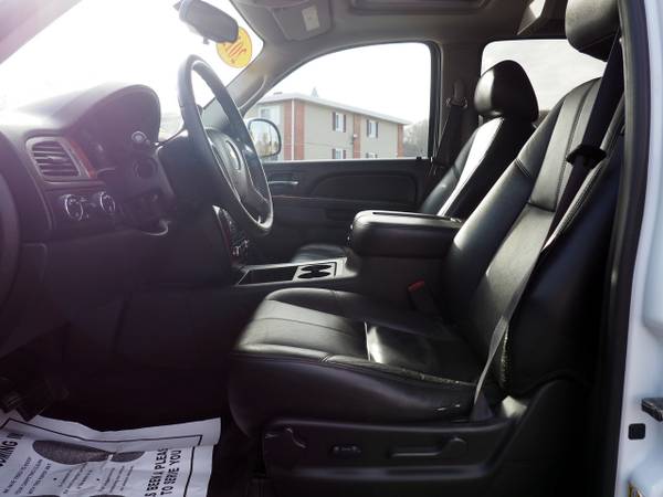 2012 Chevrolet Suburban LT 4X4 Leather Moonroof DVD Super Nice -... for sale in West Warwick, MA – photo 14