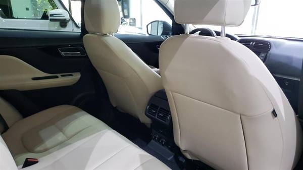 2017 Jaguar F-PACE 35t Premium AWD - Payments starting at $39/week -... for sale in Woodbury, NY – photo 15