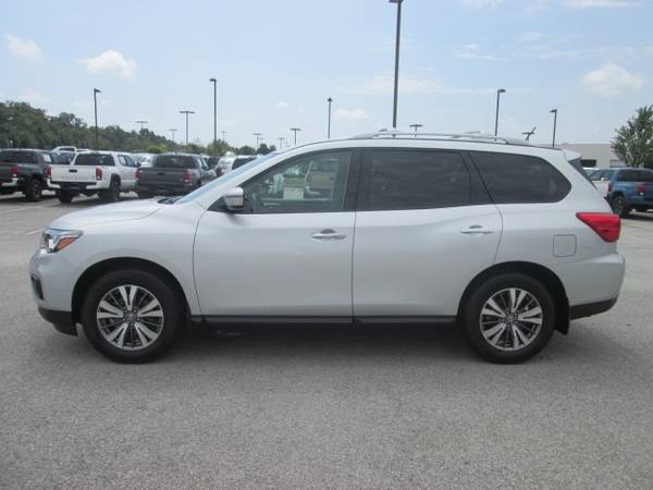 2018 Nissan Pathfinder SV suv Brilliant Silver for sale in ROGERS, AR – photo 8