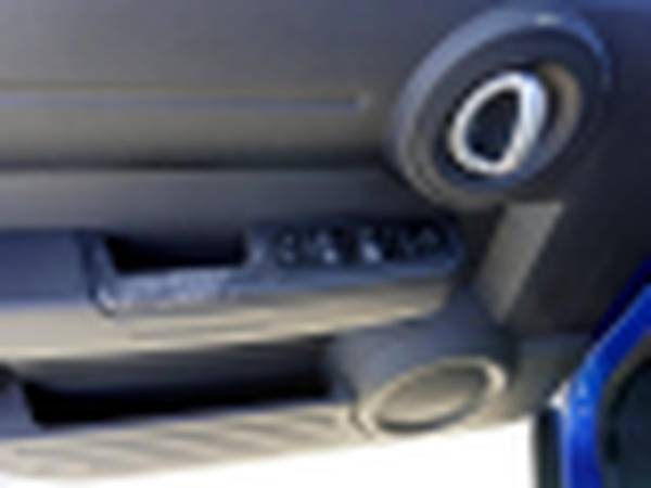 2008 Dodge Nitro 4WD 4dr SXT suv Blue - cars & trucks - by dealer -... for sale in Roseville, MI – photo 12