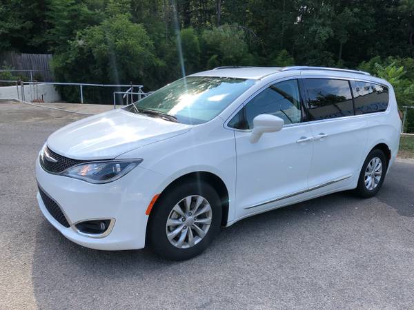 2018 Chrysler Pacifica Touring-L mini-van White for sale in Pittsboro, NC – photo 7