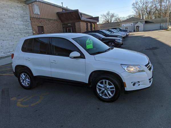 2011 VW Tiguan - cars & trucks - by dealer - vehicle automotive sale for sale in Evansdale, IA – photo 2