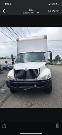 2012 international 4300 26ft liftgate for sale in Amityville, NY – photo 2