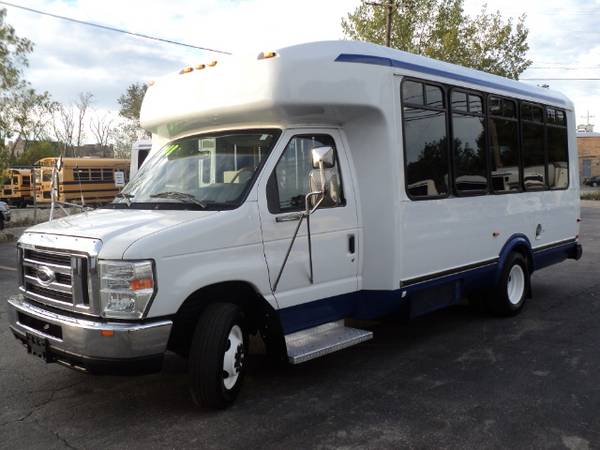 2010 FORD E450 SHUTTLE BUS HANDICAP ACCESSIBLE WHEELCHAIR LIFT for sale in skokie, IN – photo 2