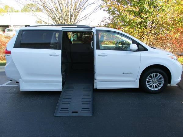 HANDICAP/WHEELCHAIR ACCESSIBLE VAN - 2011 TOYOTA SIENNA XLE/LIMITED... for sale in Raleigh, SC – photo 7