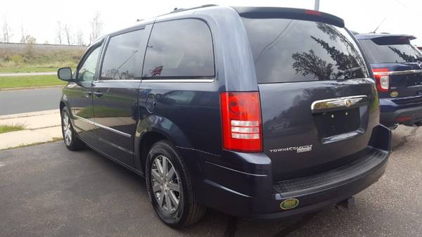2009 Chrysler Town Country Touring for sale in Marshfield, WI – photo 7