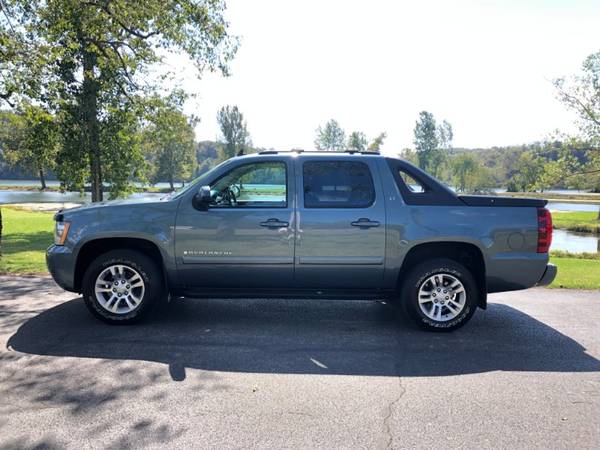 2008 Chevrolet Avalanche LTZ 4WD LIKE NEW! for sale in Forsyth, MO – photo 5