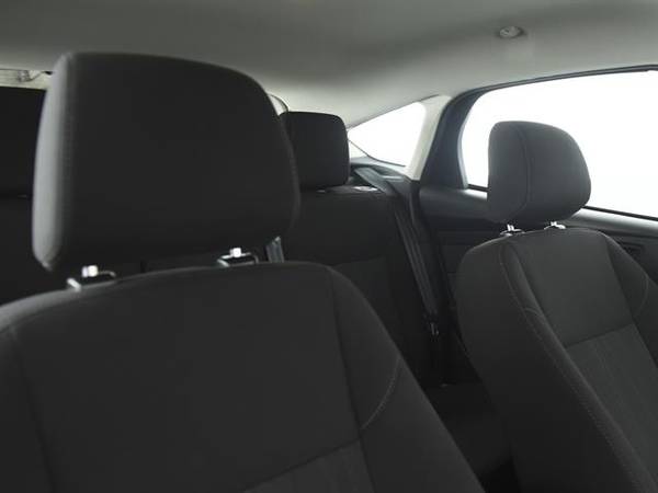 2018 Ford Focus SE Hatchback 4D hatchback White - FINANCE ONLINE for sale in Indianapolis, IN – photo 5