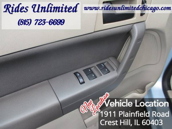 2008 Ford Focus SE - - by dealer - vehicle automotive for sale in Crest Hill, IL – photo 12