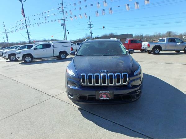 2018 Jeep Cherokee Latitude - - by dealer - vehicle for sale in Bonne Terre, IL – photo 3