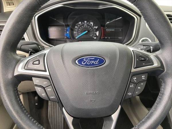 2017 Ford Fusion SE FWD - - cars & trucks - by dealer - vehicle... for sale in Calumet City, IL – photo 19