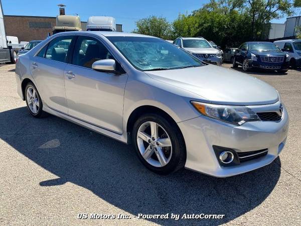 2014 Toyota Camry SE 6-Speed Automatic - cars & trucks - by dealer -... for sale in Addison, IL – photo 5