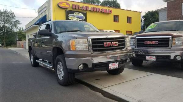 🚗 2008 GMC SIERRA 1500 SLE2 4WD 4DR "CREW CAB" - cars & trucks - by... for sale in Milford, CT – photo 2