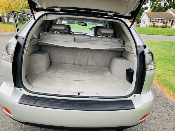 2006 LEXUS RX400H TECH PKG ( ALL WHEEL DRIVE/ EXCELLENT CONDITION )... for sale in West Sand Lake, NY – photo 13