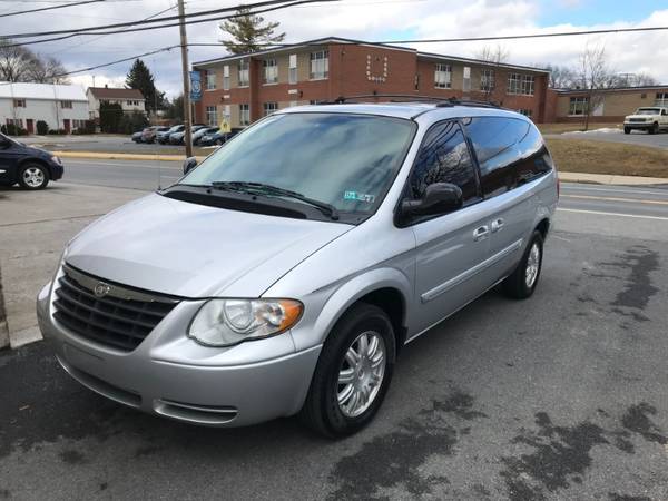 2005 Chrysler Town&Country 110k We Finance Bad Credit! Price Reduced! for sale in Jonestown, PA – photo 5
