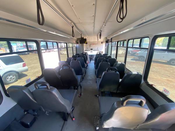 2015 Ford f550 30 passenger bus Propane for sale in Lodi , CA – photo 17