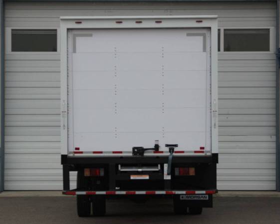 2019 Isuzu NQR Crew Cab Box truck 16' Diesel cubevan boxtruck NPR... for sale in Des Moines, UT – photo 6