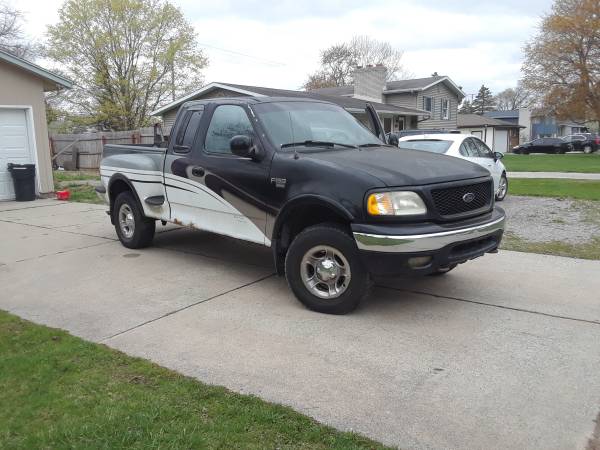 Ford F-150 lariat 4x4 Crew cab - AS IS - - by for sale in saginaw, MI – photo 2