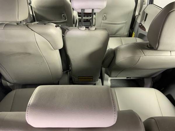 2011 Toyota Sienna XLE Stop In Save ! - - by dealer for sale in Gladstone, OR – photo 12