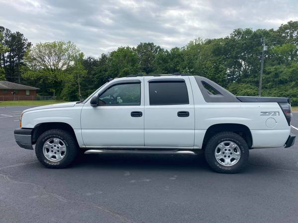 2005 Chevy Avalanche - - by dealer - vehicle for sale in Greenbrier, AR – photo 8