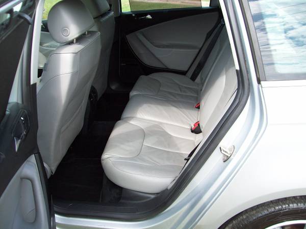 2007 Volkswagen Passat 3.6 Wagon 4D for sale in Raymond, MS – photo 6