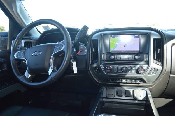 2018 Chevrolet Silverado 2500 HD Crew Cab LTZ 4x4 - cars & trucks -... for sale in Burkburnett, TX – photo 9