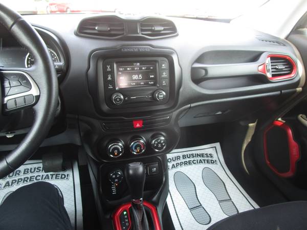2015 JEEP RENEGADE TRAILHAWK - CLEAN CAR FAX - BACKUP CAMERA - 4X4 -... for sale in Moosic, PA – photo 13