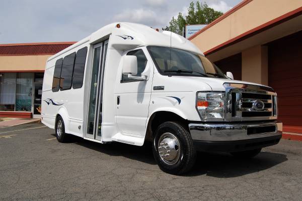 VERY NICE 15 PERSON MINI BUS....UNIT# 5646T for sale in Charlotte, NC – photo 2