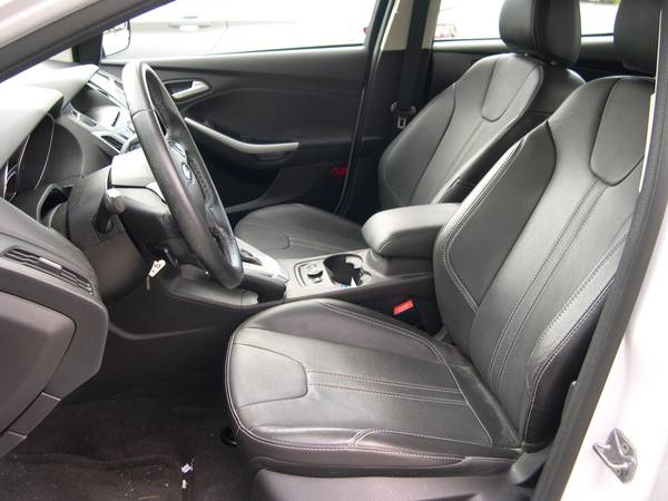 2014 Ford Focus SE 4 Door W/Leather Runs & Looks Nice - cars & for sale in Toms River, NJ – photo 11