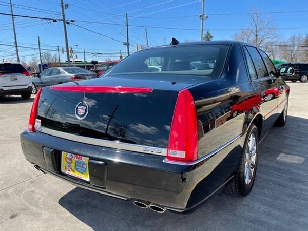 2009 Cadillac DTS 1SC - - by dealer - vehicle for sale in Medina, OH – photo 10