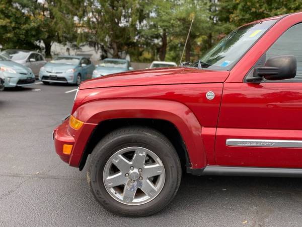2006 Jeep Liberty Limited AWD 4x4 fully loaded 70,000 miles - cars &... for sale in Walpole, RI – photo 2