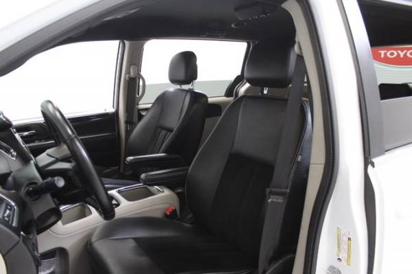 2017 Dodge Grand Caravan SXT hatchback White Knuckle Clearcoat for sale in Nampa, ID – photo 12